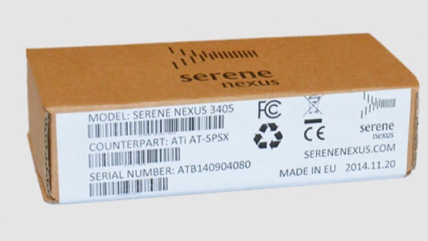 Opakowanie Serene Nexus z etykietą i numerem seryjnym